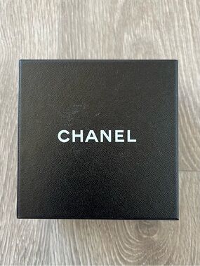 Chanel Box (BB76)